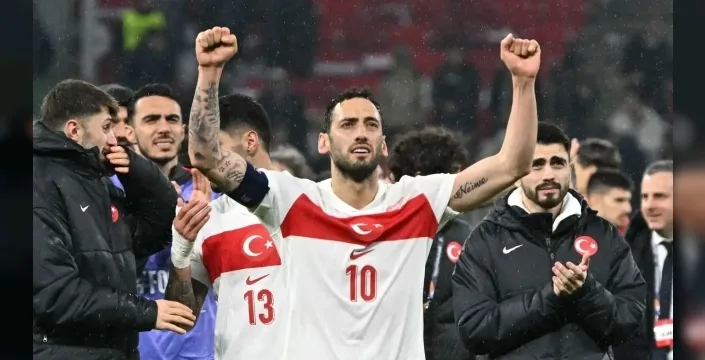 Hakan Çalhanoğlu, A Milli Takım Formasıyla 100. Maçına Çıkıyor