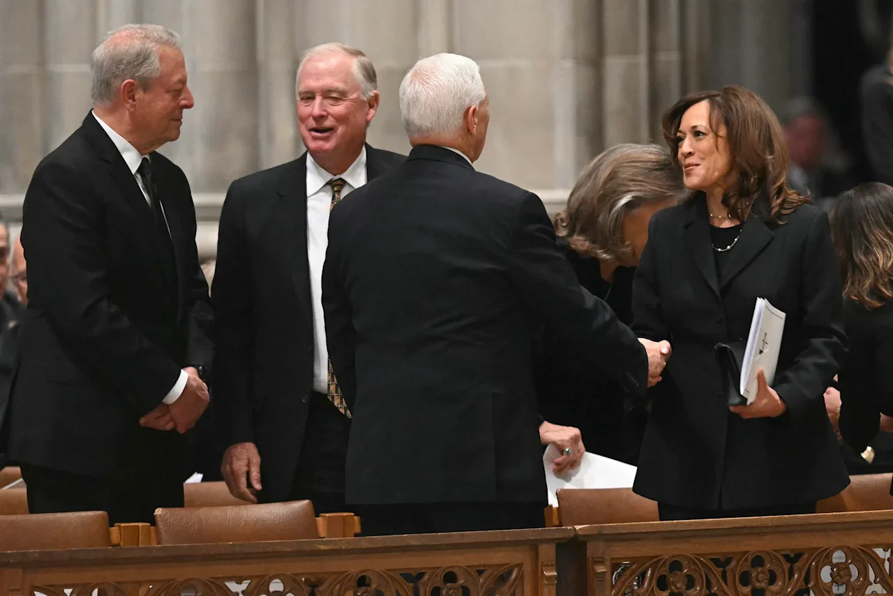 Cheney'nin Cenazesinde Tarihi Rest: Trump Davet Edilmedi!