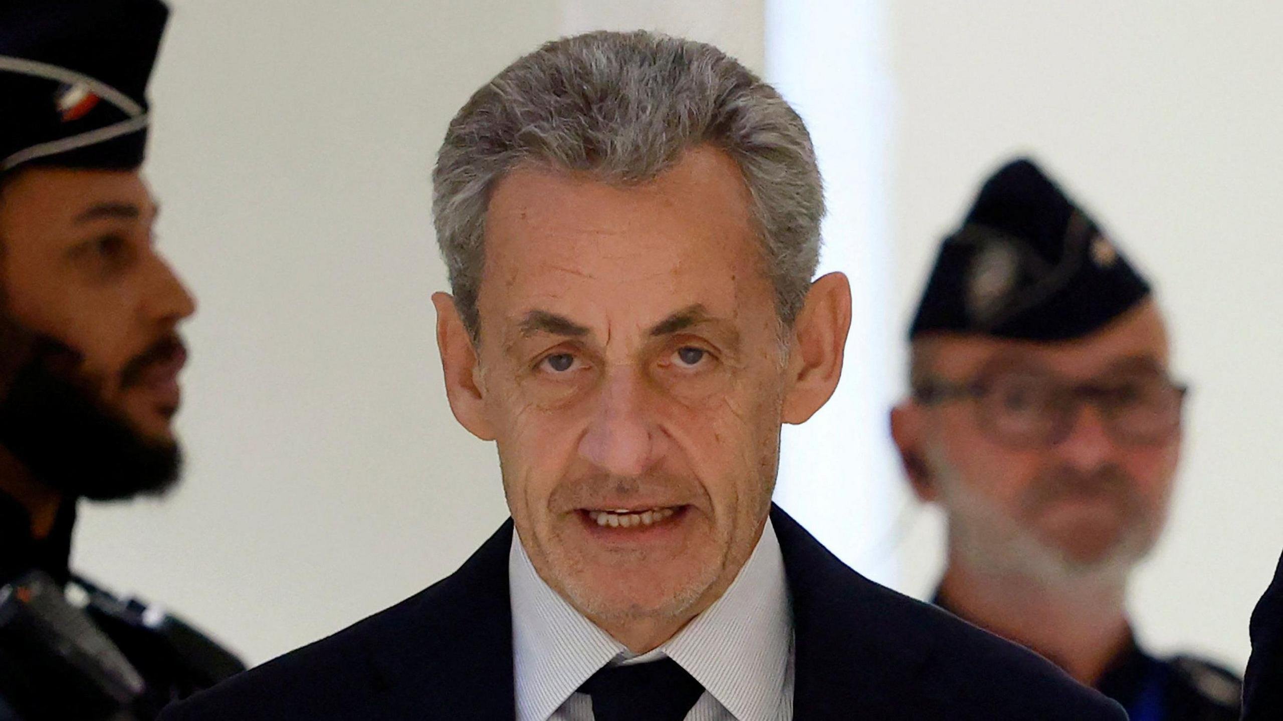 Eski Fransa Cumhurbaşkanı Nicolas Sarkozy'ye 5 yıl hapis cezası