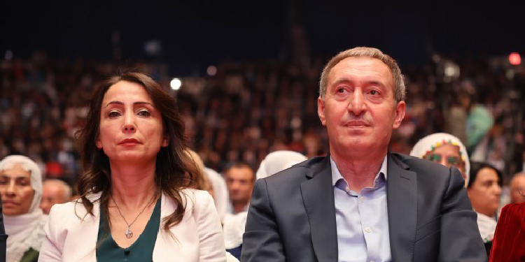 Hatimoğulları & Bakırhan, akil insanlarla bir araya geldi