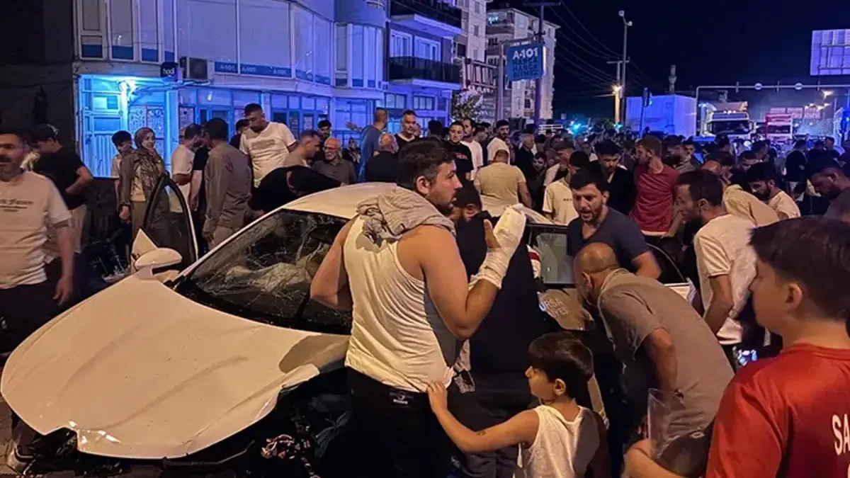 Kırmızı ışık ihlali sonucu 1 ağır yaralı, 5 kişi yaralandı