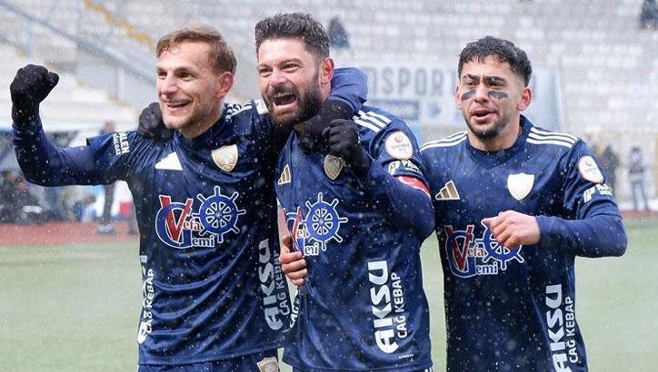 Galatasaray Derbide Güldü: 7 Mart Spor Özeti