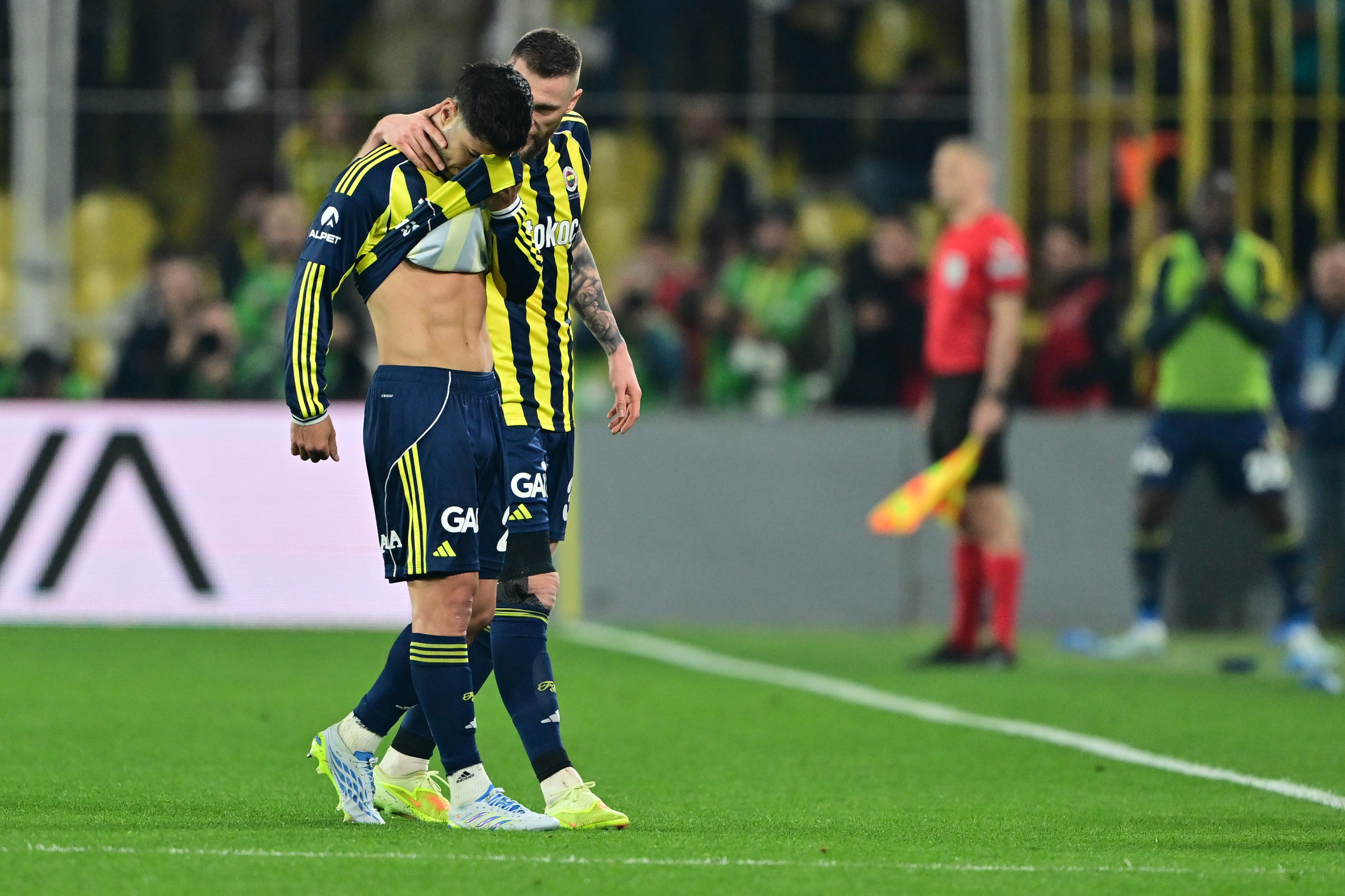 Fenerbahçe'nin Derbi Dominasyonu: Zirveye Bir Adım Kaldı