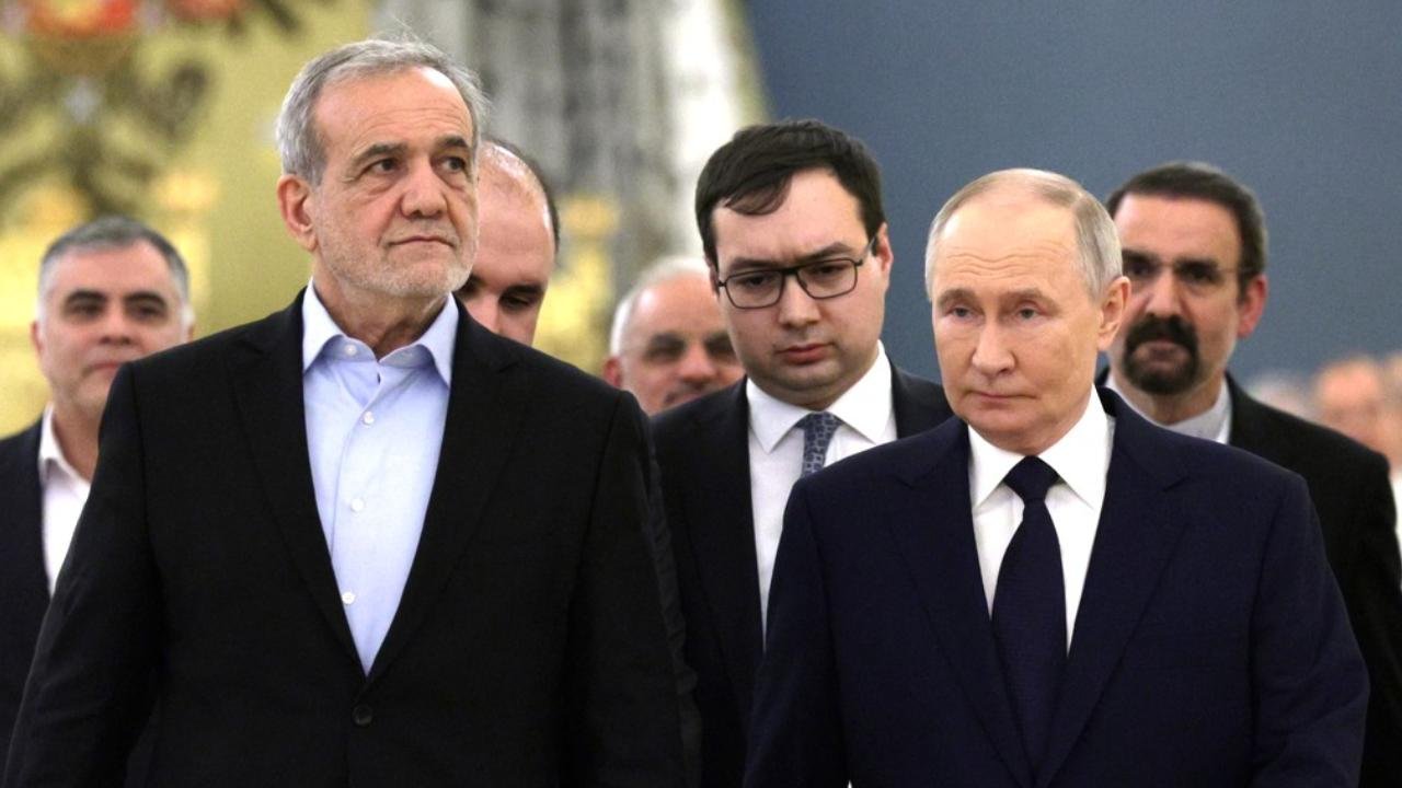Putin ve Pezeşkiyan Görüştü: Rusya'dan Çözüm Çağrısı