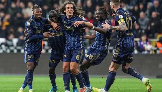 Fenerbahçe Kayseri'de Farka Koştu: 4-0