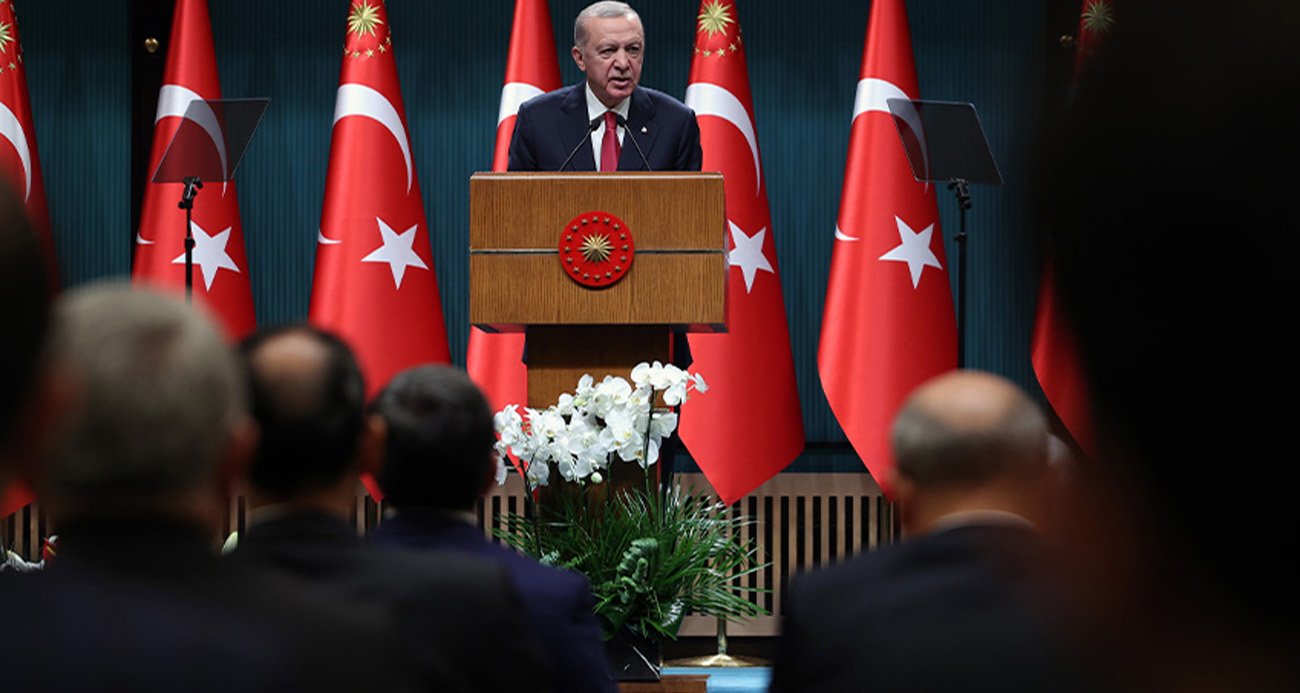 Erdoğan'dan Özgür Özel'e Sert Tepki: "Avrupa Kapılarında Sabahlıyor"